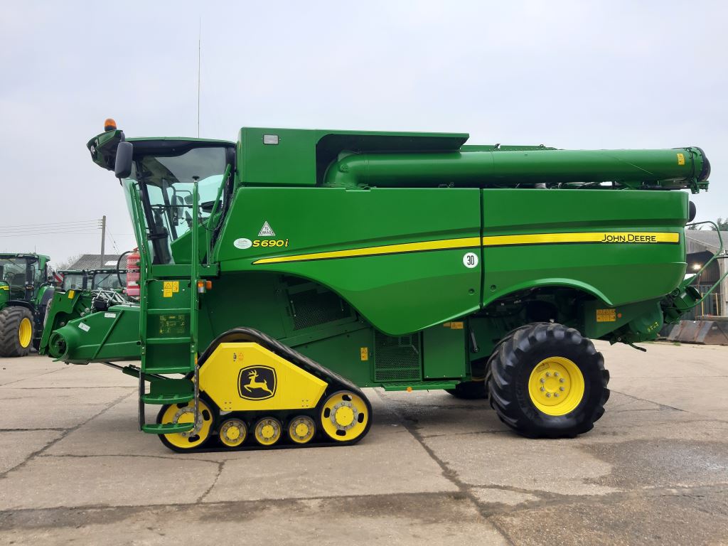 John deere S690 for Sale | FarmAds