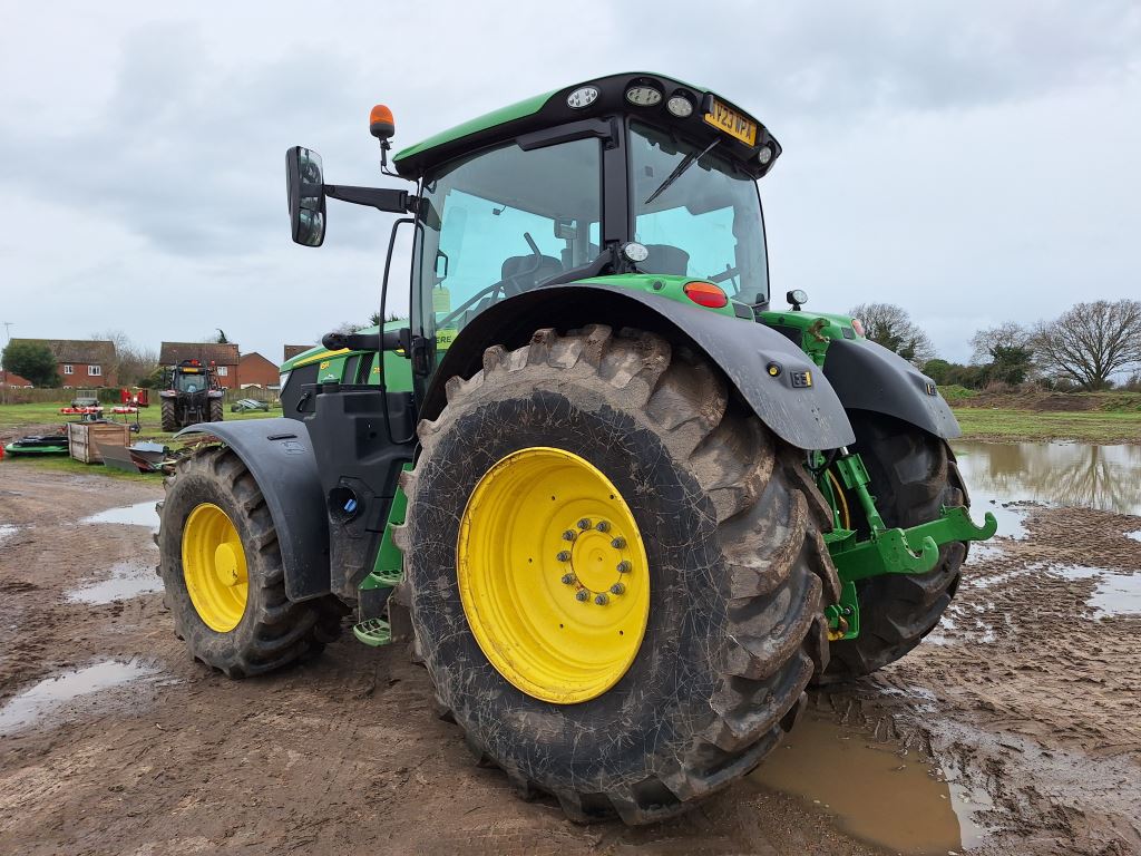 John deere 6r 215