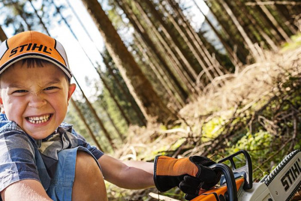 Игрушечная бензопила Stihl. Детские настоящие бензопилы. Бензопила детская игрушка.